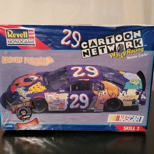 Revell #29 Cartoon Network Robert Pressley Nascar Model 85-2484